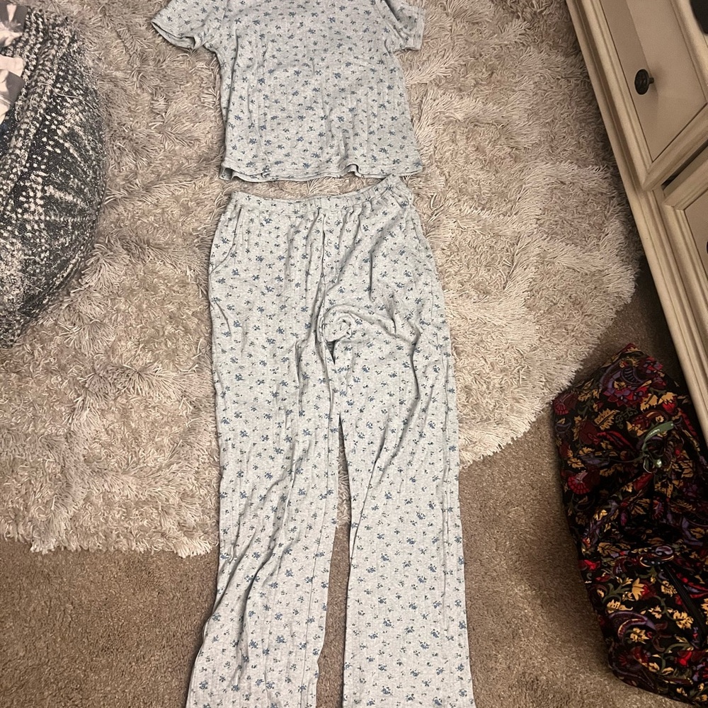 Womens Pajamas Set in Blue Floral Pattern(S) NWT Never Worn ~ Things Between